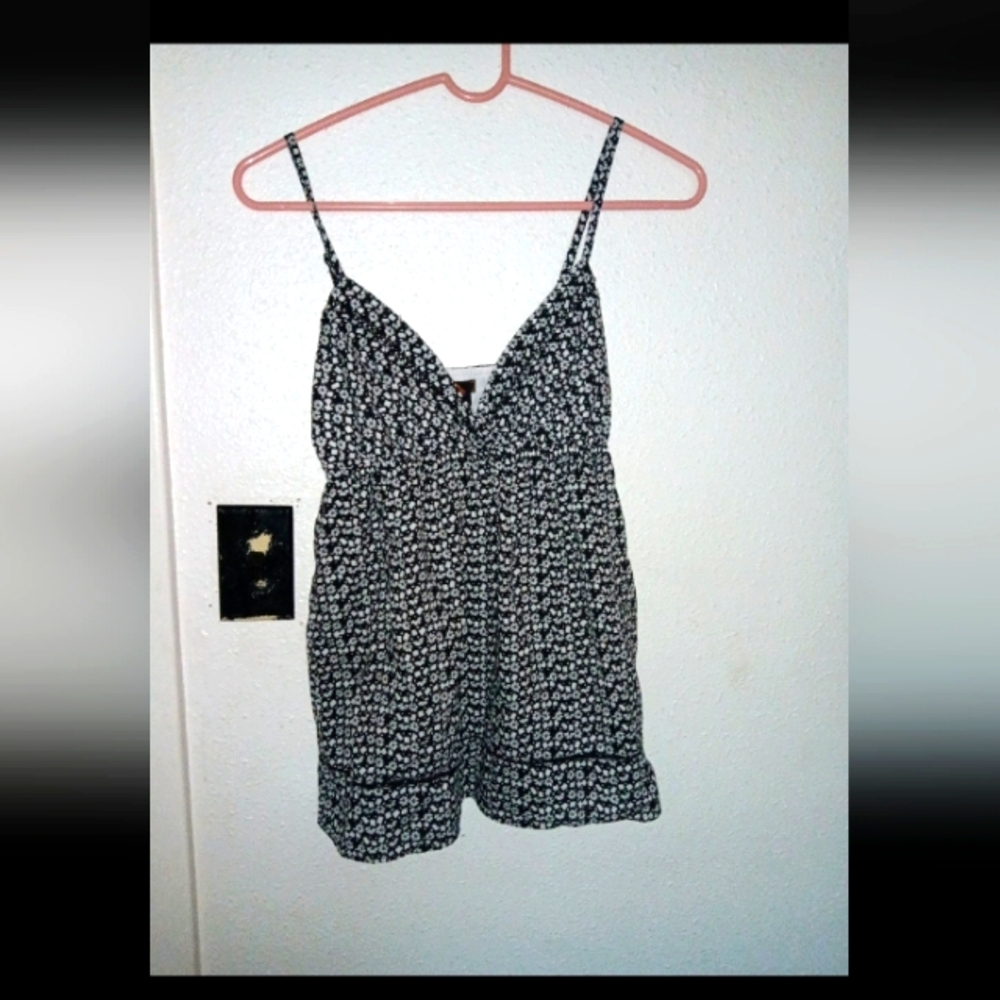 EUC Forever 21 Floral Sleeveless Babydoll Top M Jrs.